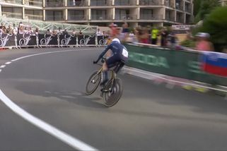 Takhle slaví král! Pogačar stvrdil celkové prvenství na Tour drtivou výhrou v časovce - Sport.cz